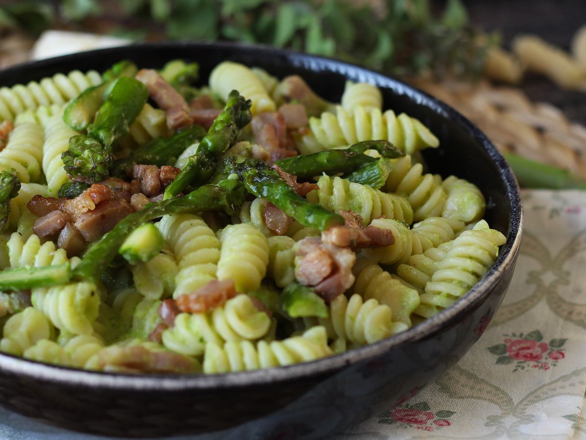 Krämig sparris- och baconpasta: enkelt och gott recept - foto 2