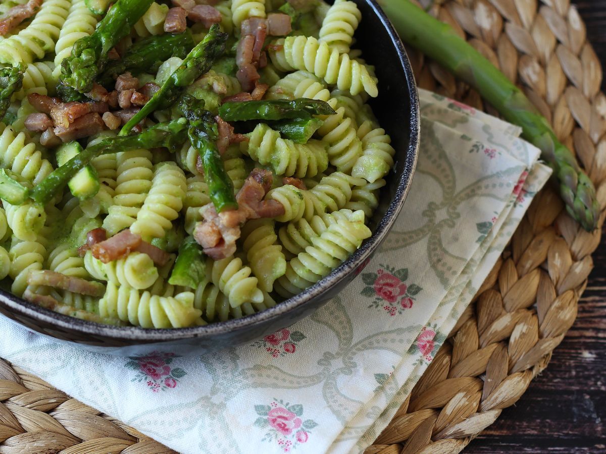 Krämig sparris- och baconpasta: enkelt och gott recept - foto 5