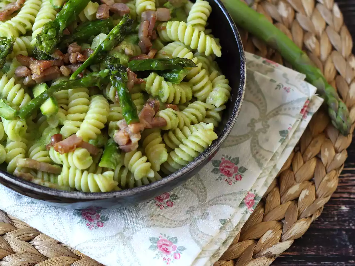 Krämig sparris- och baconpasta: enkelt och gott recept - foto 5