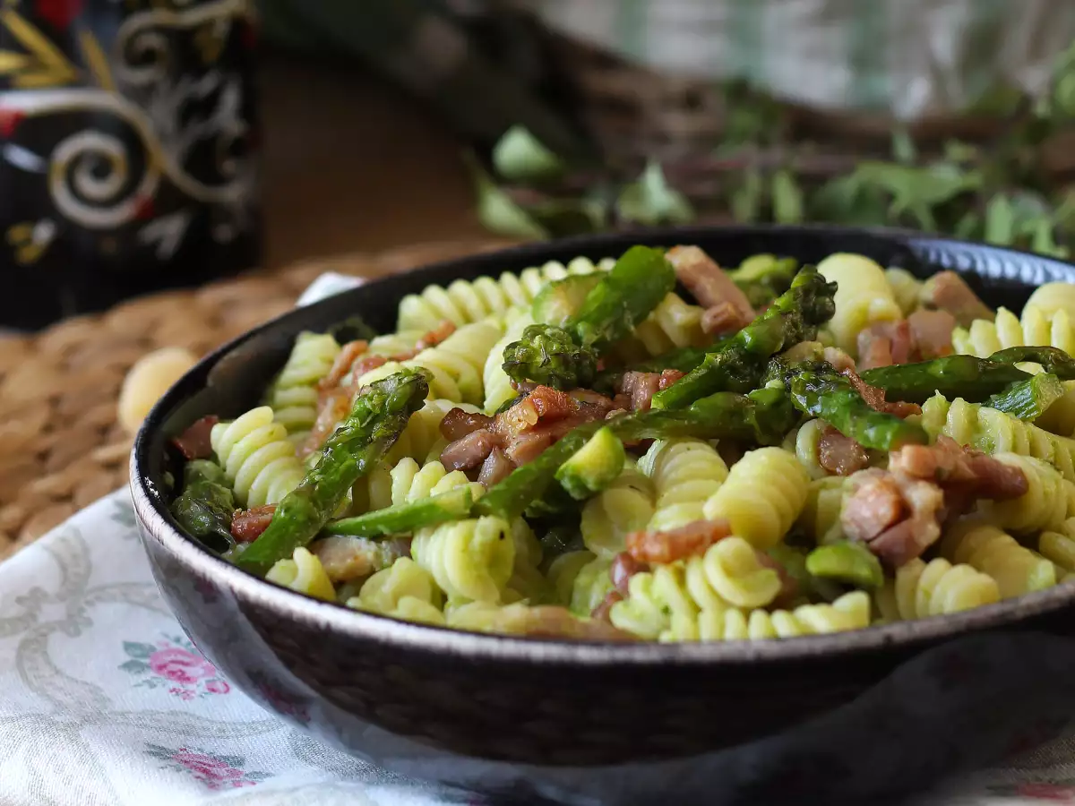 Krämig sparris- och baconpasta: ett enkelt och gott recept - foto 3