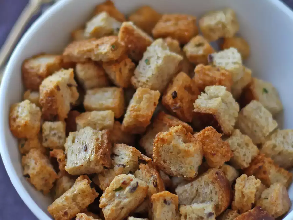 Krispiga örtkrutonger i Air Fryer (snabbt och enkelt) - foto 4