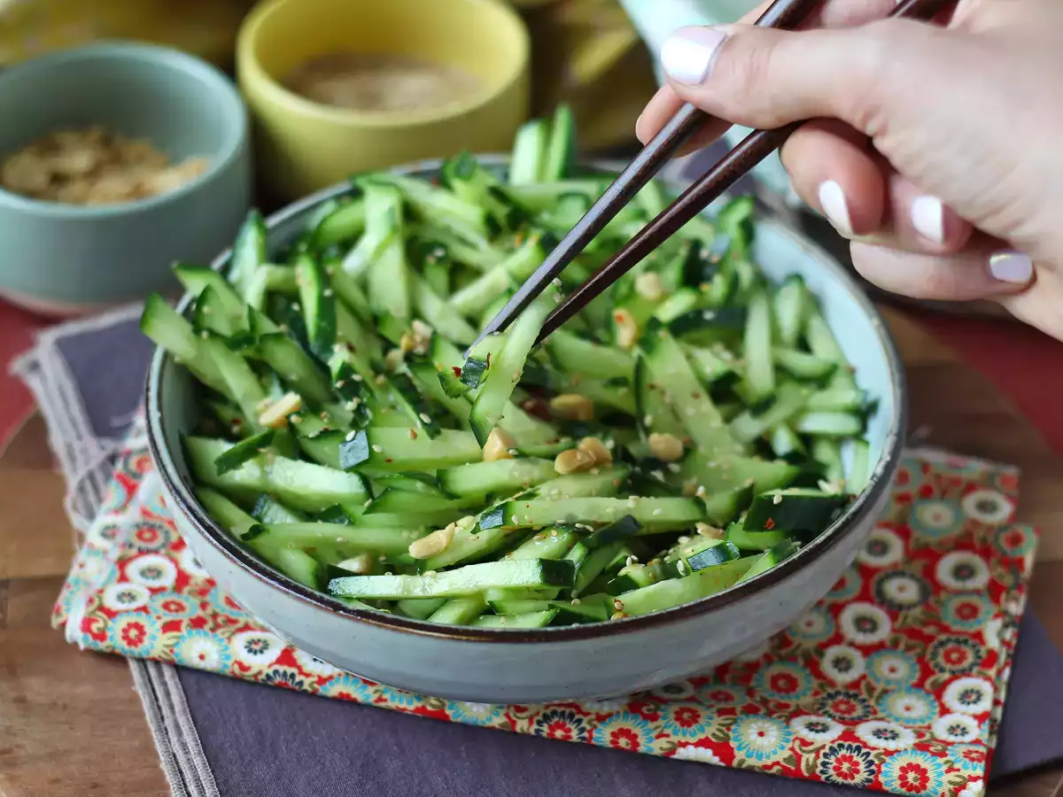 Kryddig gurksallad med jordnötter - foto 3