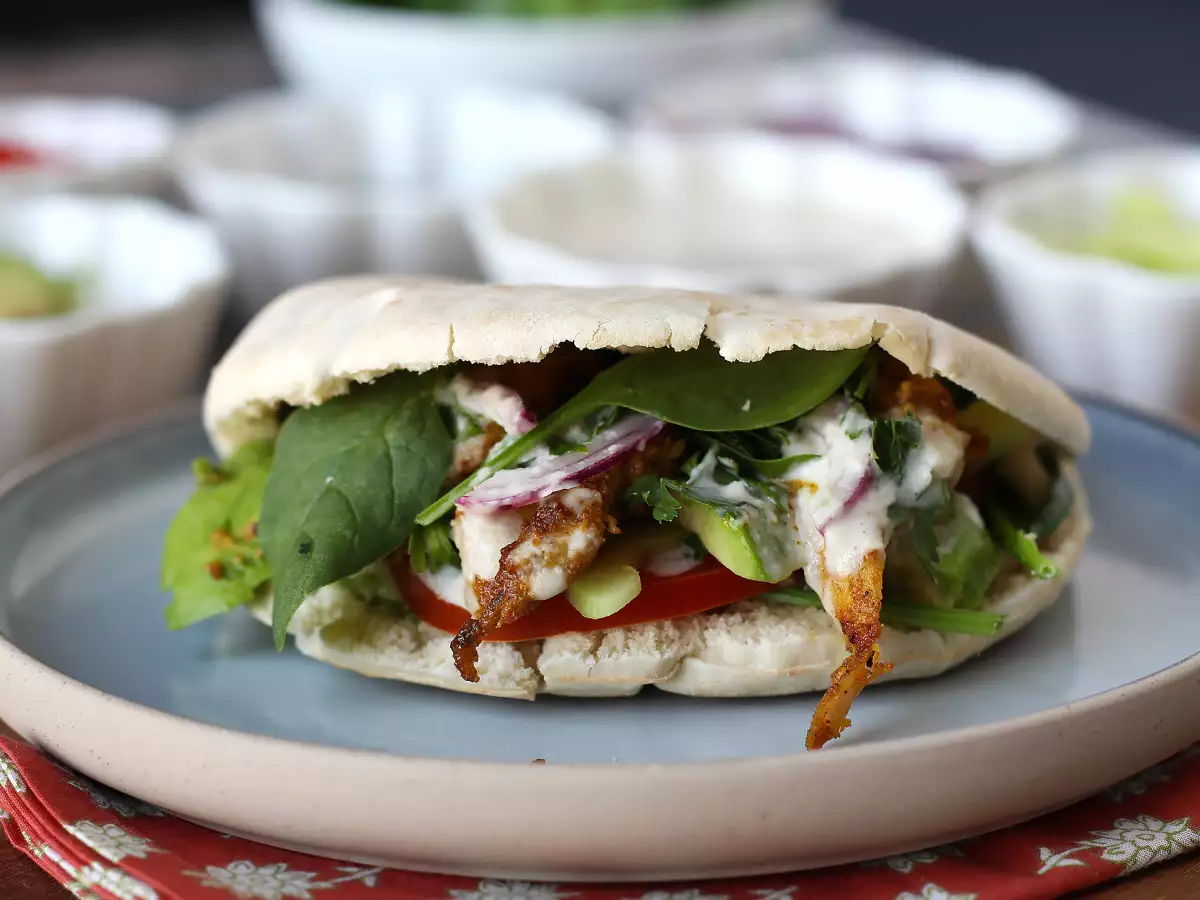 Kyckling-shawarma i luftfritösen, pitabröd och tahinisås - foto 2