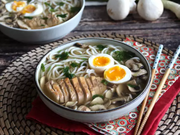 Recept Kycklingramen: en enkel version av den ikoniska asiatiska rätten