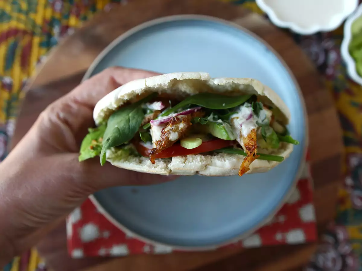 Kycklingshawarma i airfryer med pitabröd och tahinisås - foto 4