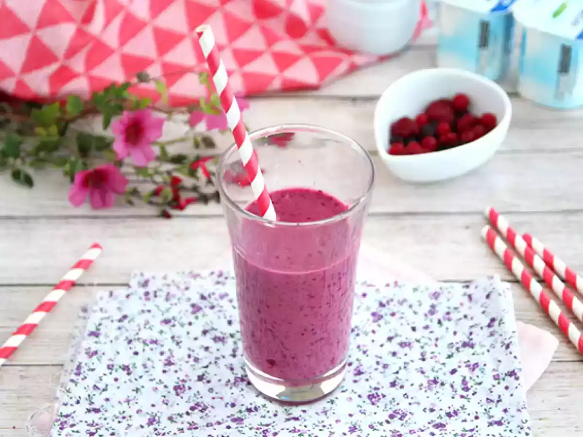 Lassi med röda frukter