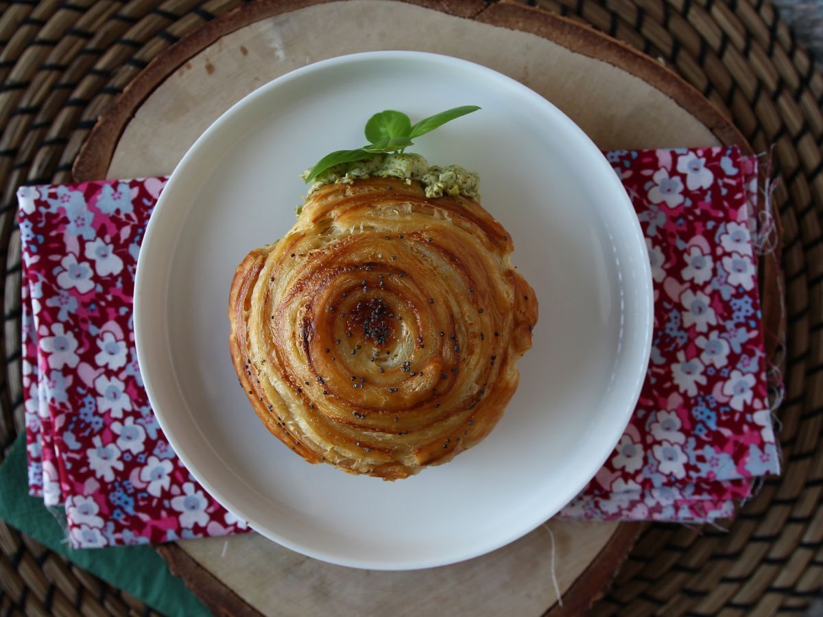 Lätt saltad New York-rulle med pesto och färskost med 4 ingredienser - foto 2