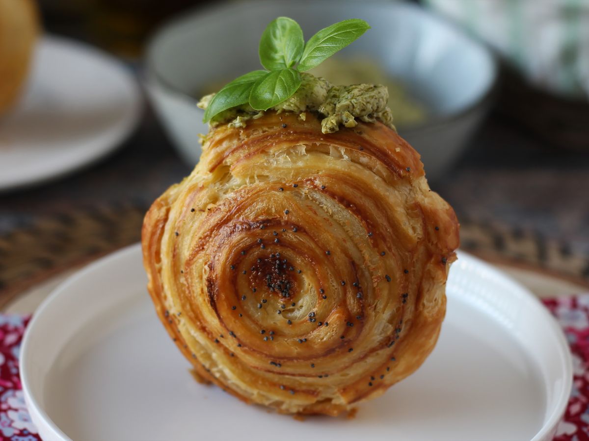 Lätt saltad New York-rulle med pesto och färskost med 4 ingredienser - foto 3