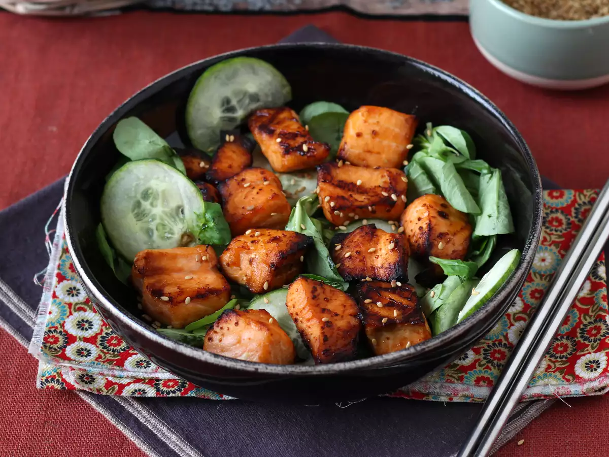 Laxbitar i airfryer med asiatisk marinad