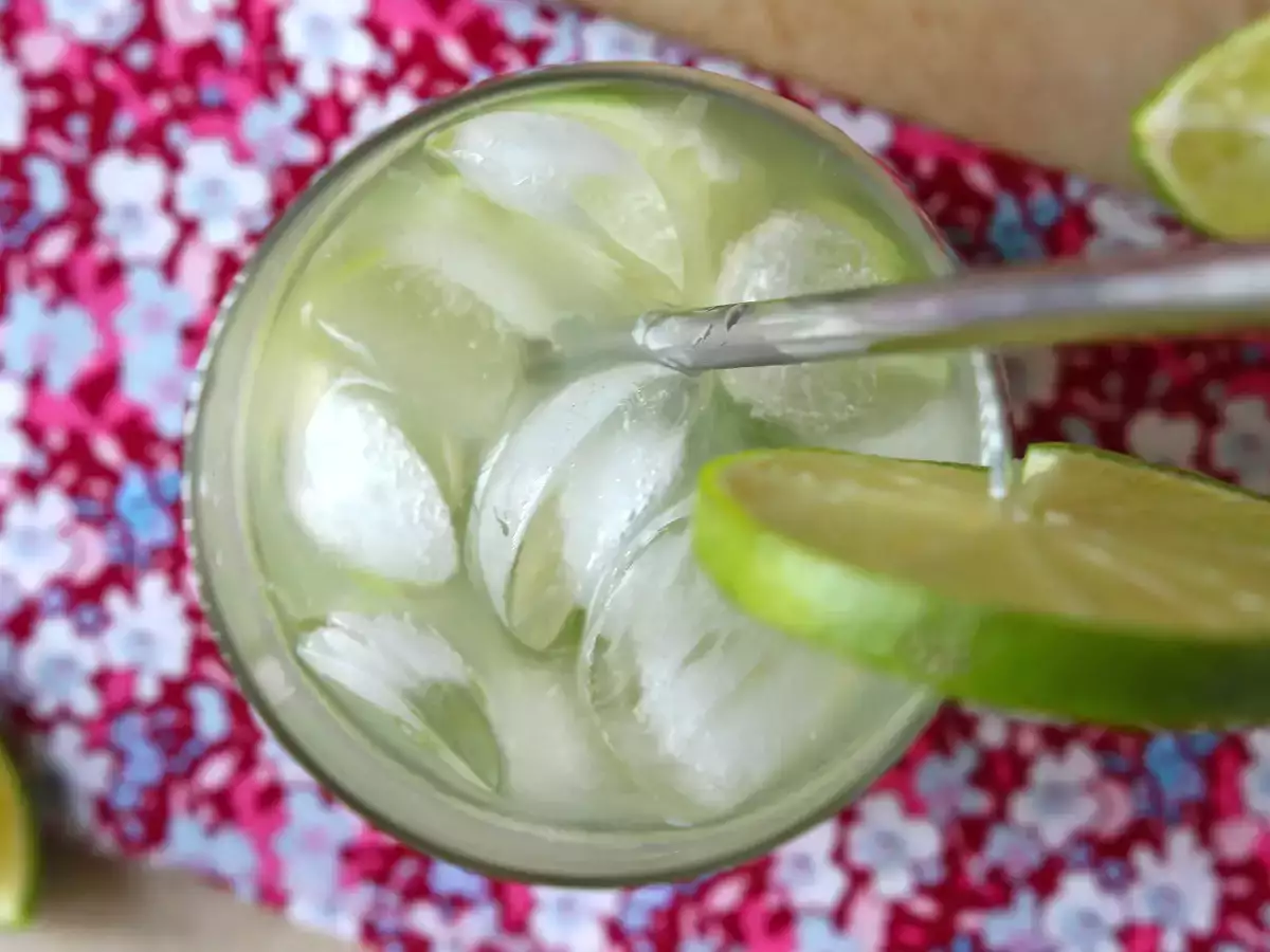 Lemon Caipirinha: den brasilianska drinken som är lätt att göra utan en cocktailshaker - foto 3
