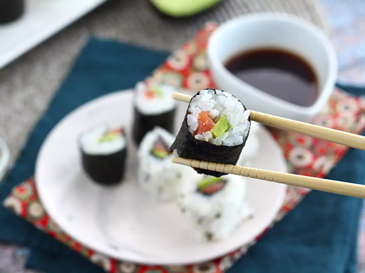 Maki med rökt lax och avokado - foto 2