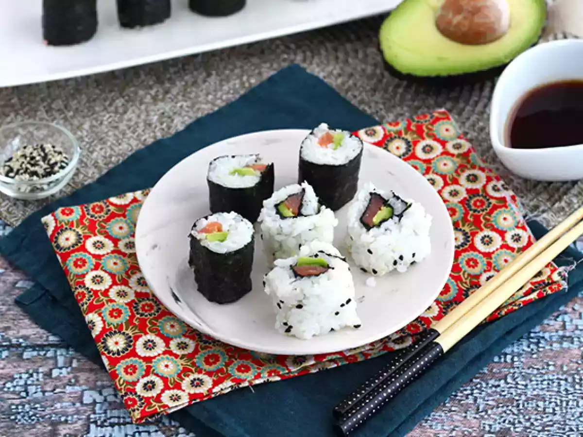 Makis med rökt lax och avokado
