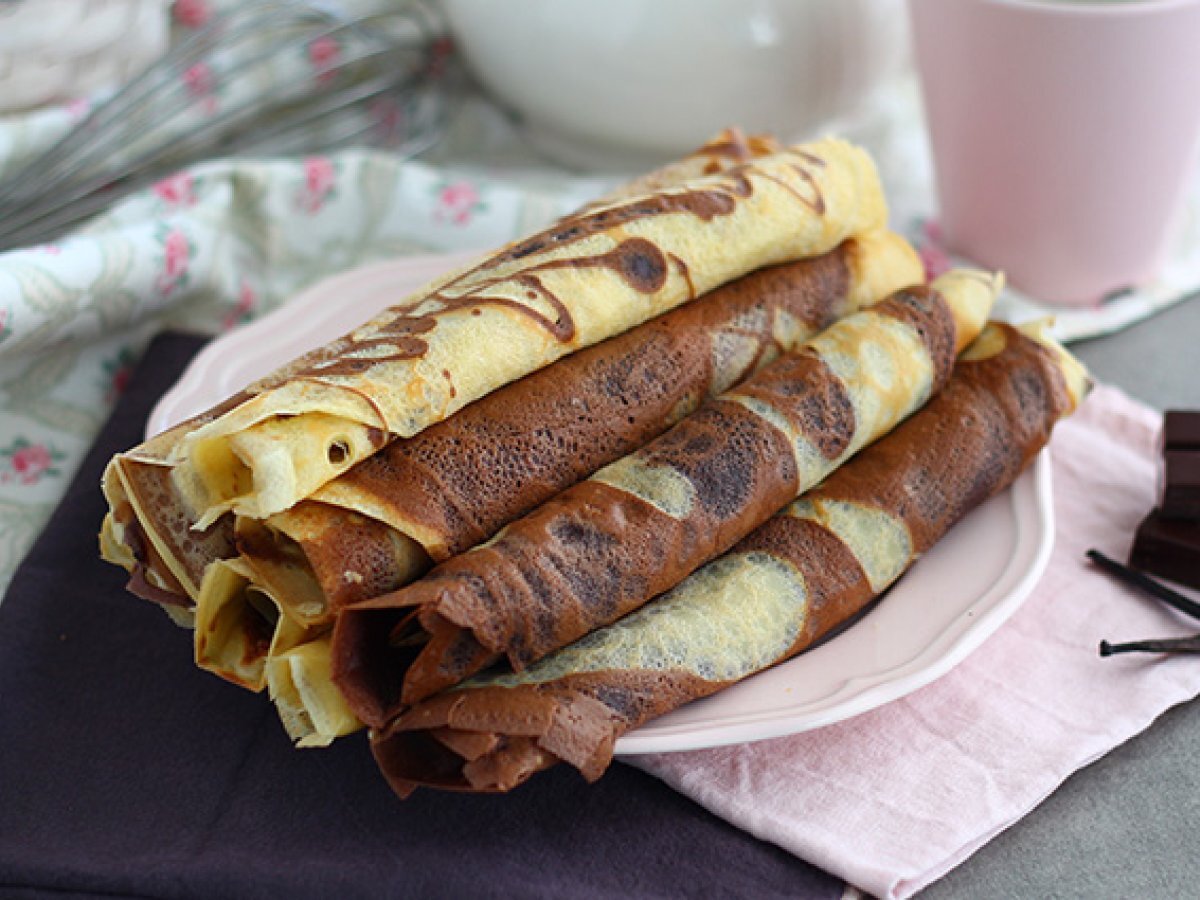 Marmorerade crêpes med vanilj och choklad