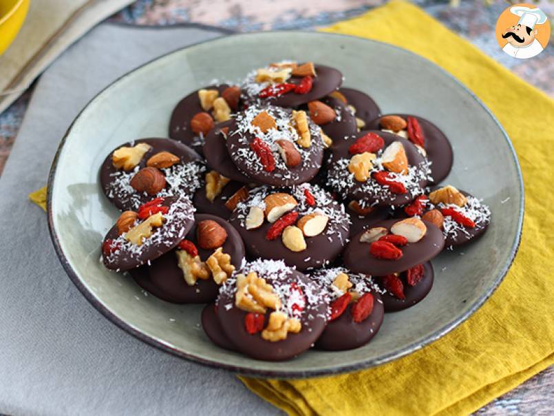Mendiants, choklad med torkad frukt