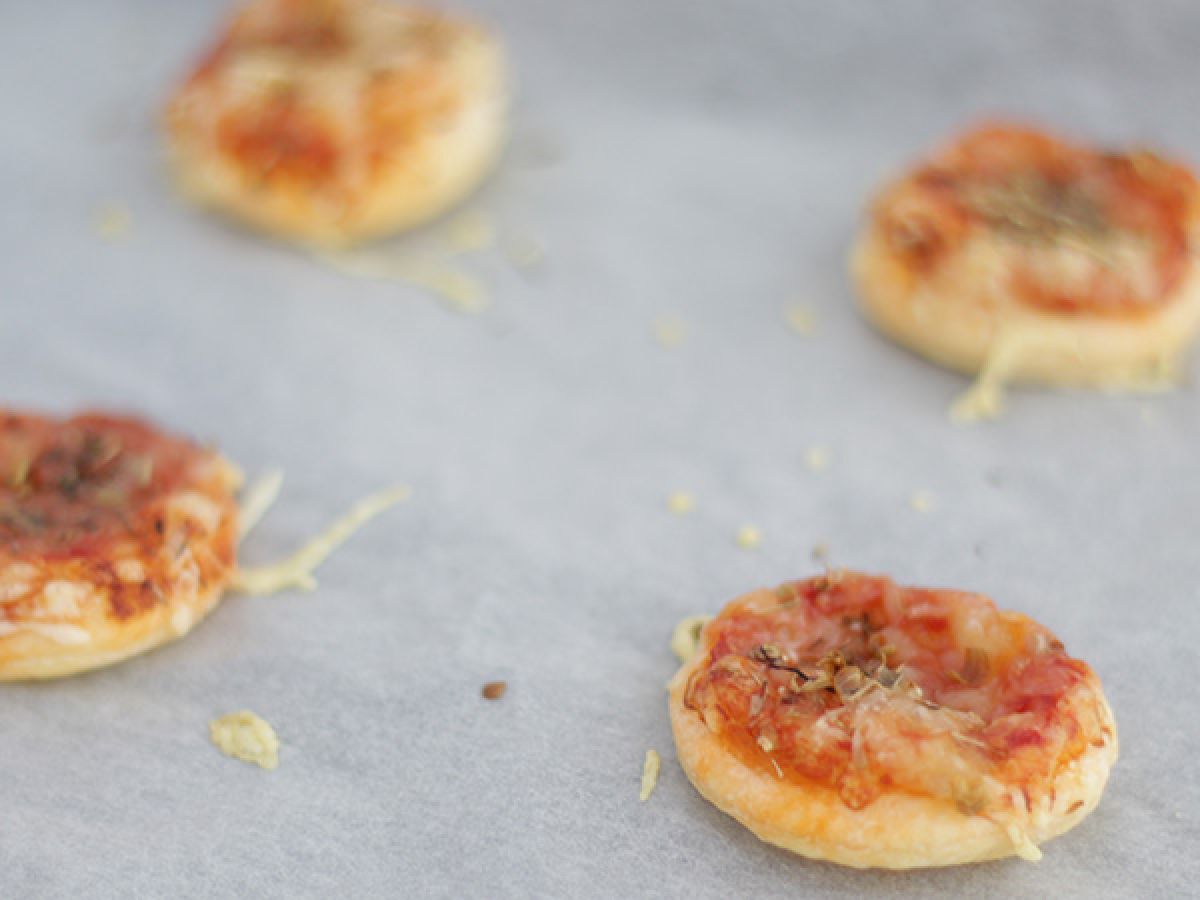Minipizzor med smördeg