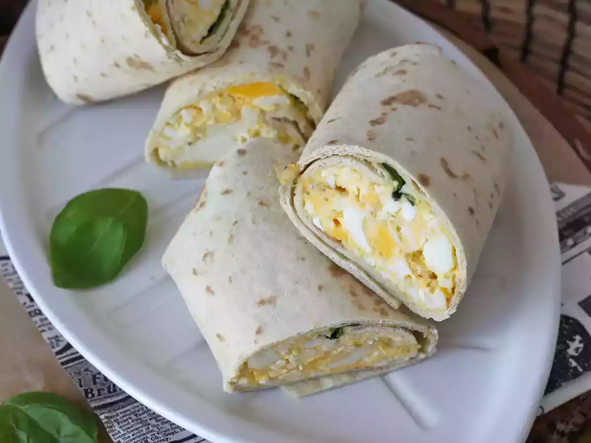 Mjuk och superproteinfylld wrap med ägg och fetaost - foto 2