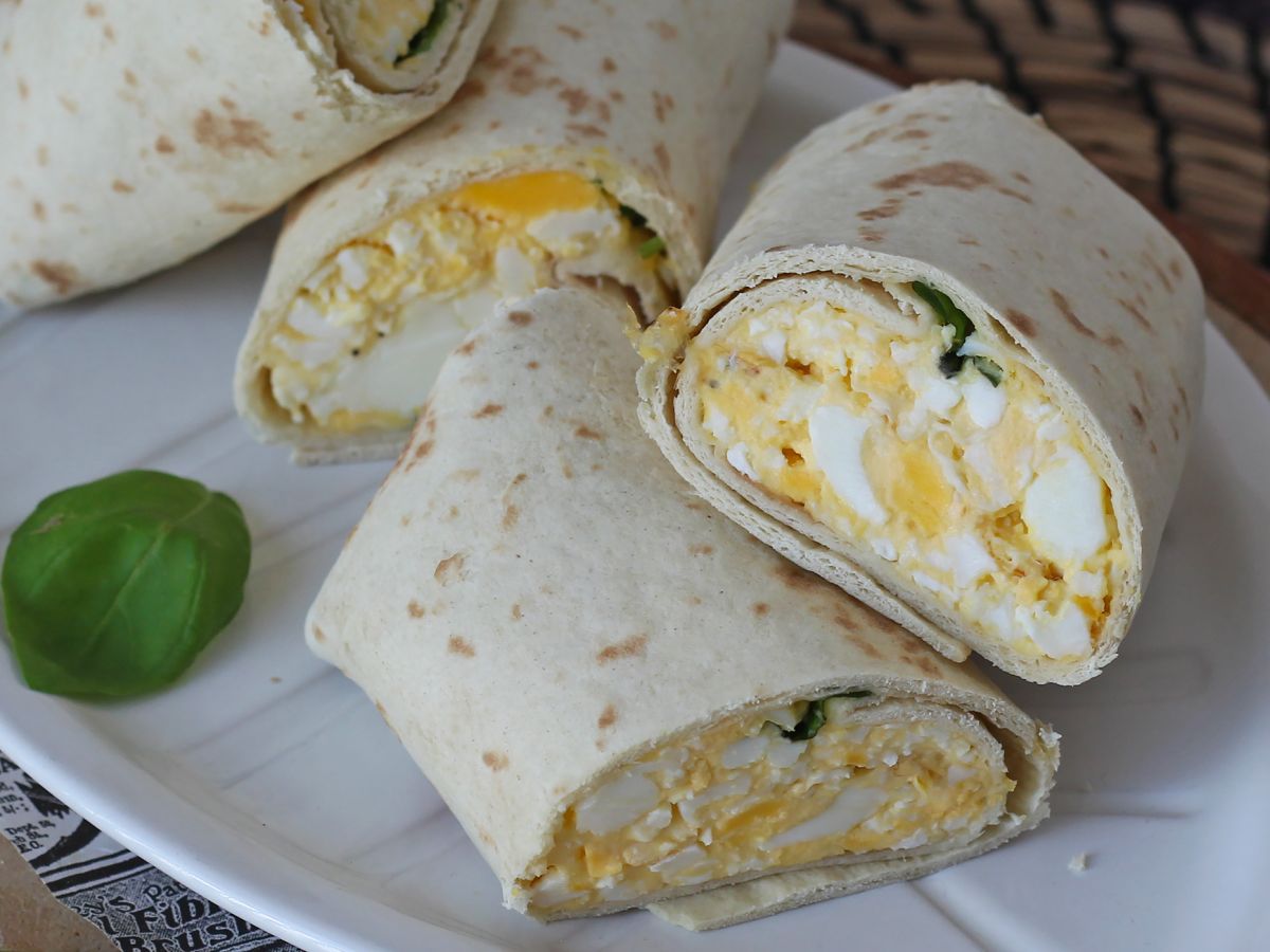 Mjuk och superproteinfylld wrap med ägg och fetaost - foto 4