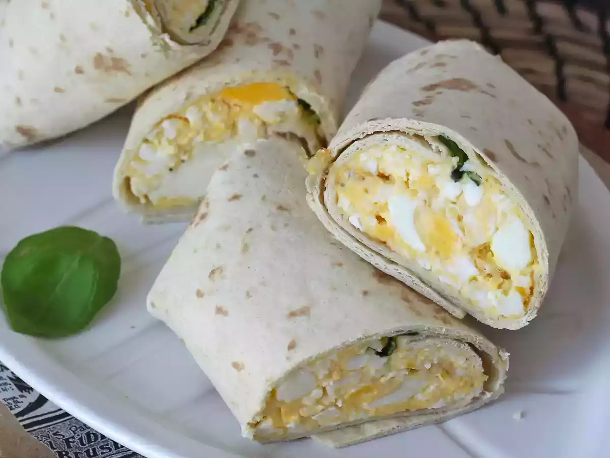 Mjuk och superproteinfylld wrap med ägg och fetaost - foto 4