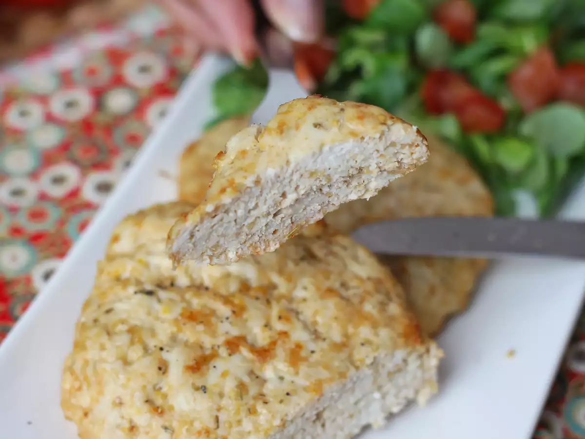 Mjuka och saftiga kycklingburgare i varmluftsfritösen - foto 3