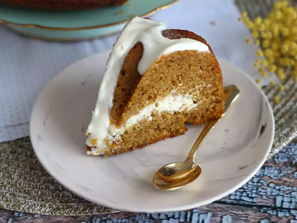 Morotskaka fylld med cheesecakekräm - foto 6