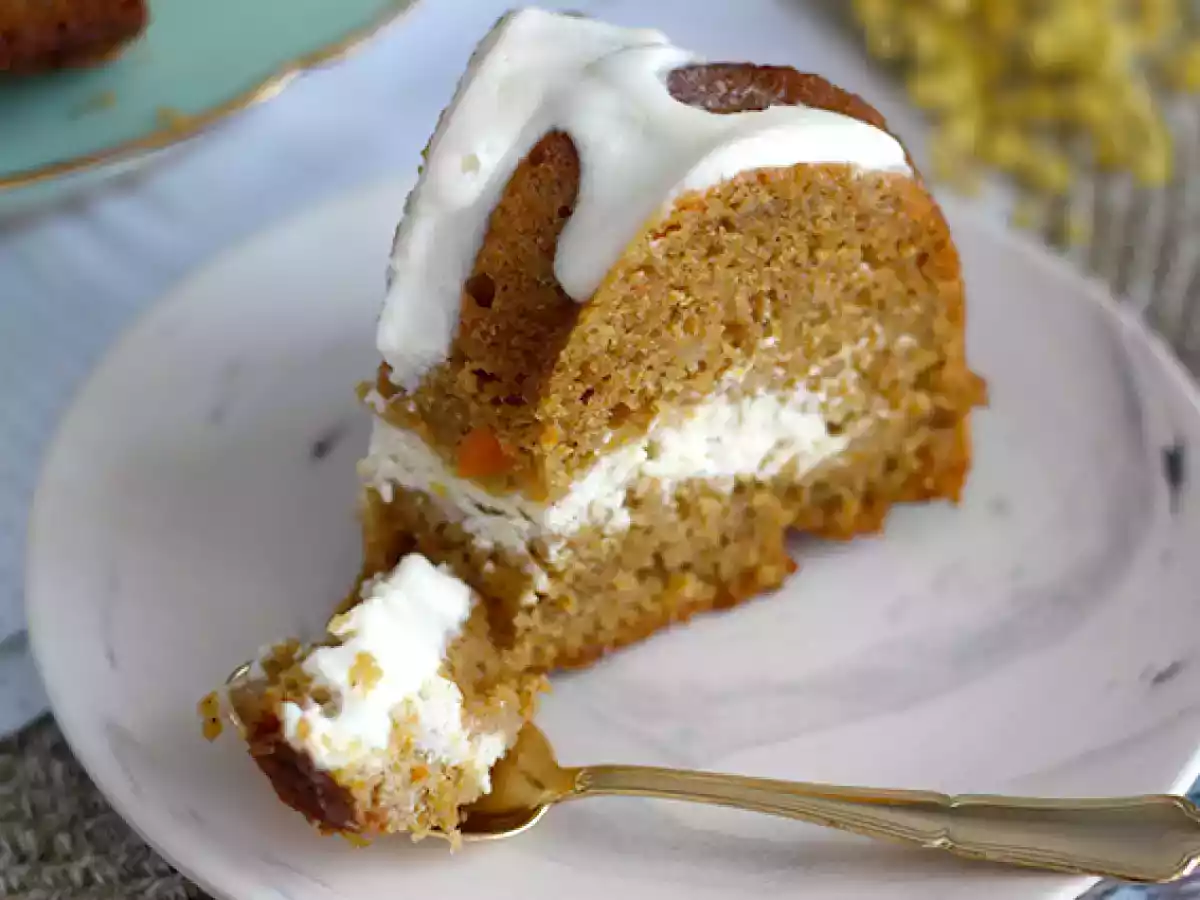 Morotskaka med cheesecakefyllning - foto 4
