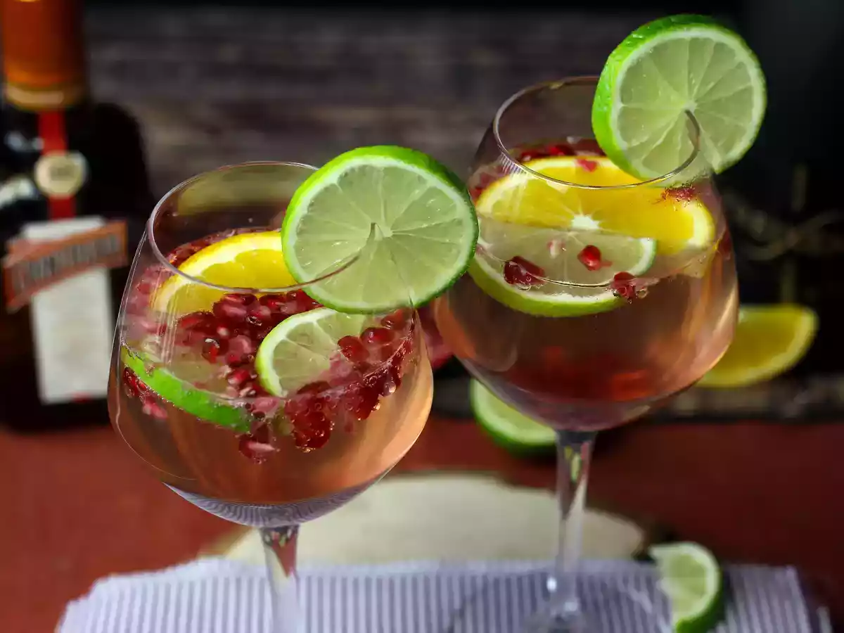 Mousserande vin sangria: den uppfriskande stjärnan på festligheterna - foto 7