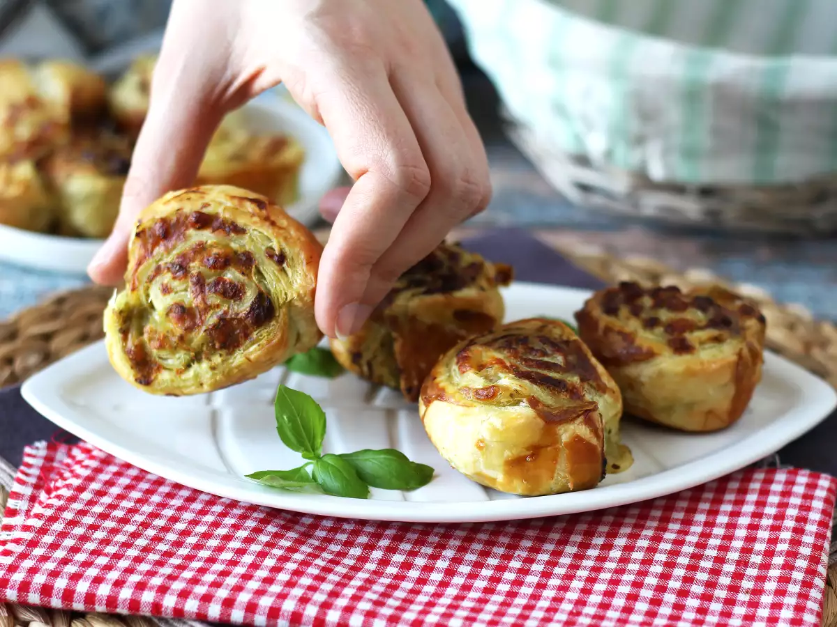 Mozzarella pesto smördegsbakelser med fritös, klara på 15 minuter! - foto 4