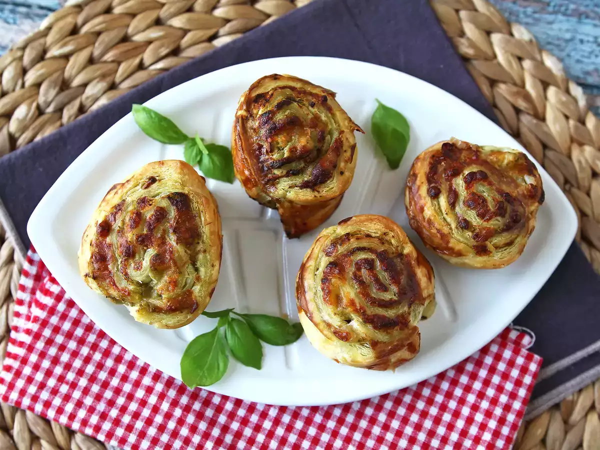 Mozzarella pesto smördegsbakelser med fritös, klara på 15 minuter! - foto 5