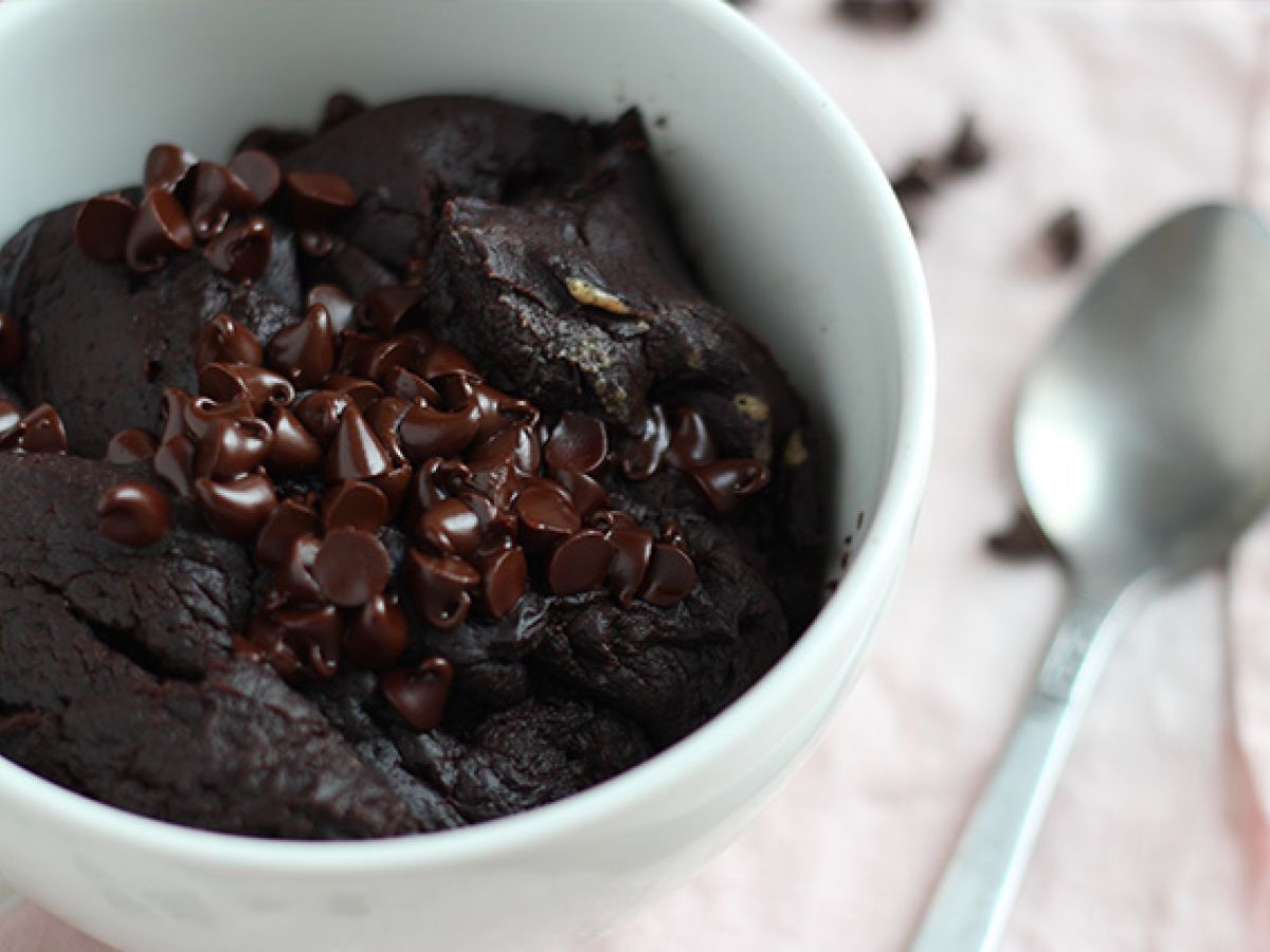 Mug cake med choklad och jordnötssmör i mikrovågsugnen på 1 minut.