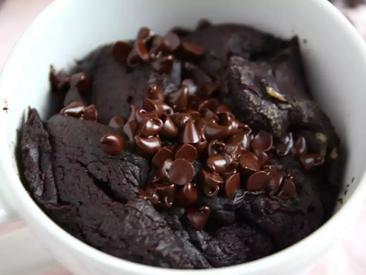 Mugcake med choklad och jordnötssmör i mikrovågsugn på 1 minut - foto 7