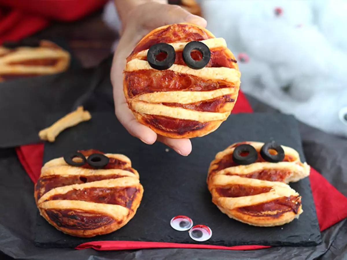 Mumiepizzor av smördeg