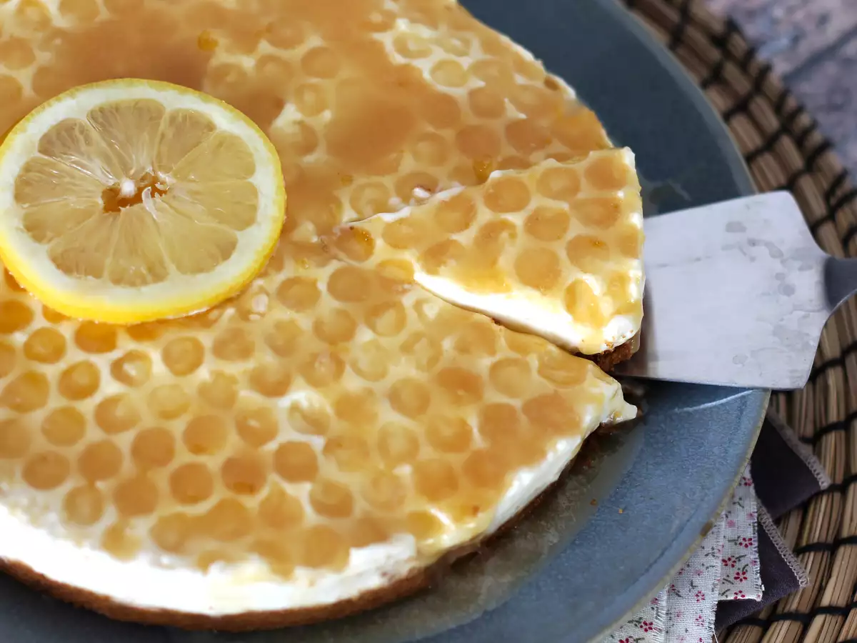No-bake citron- och honungscheesecake (handledning för tårtdekoration) - foto 5