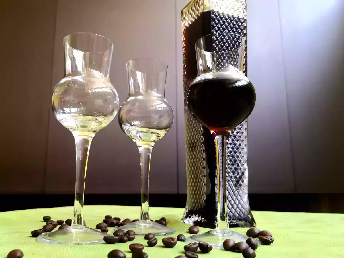 Nocino, receptet och ingredienserna för att göra det hemma - foto 2