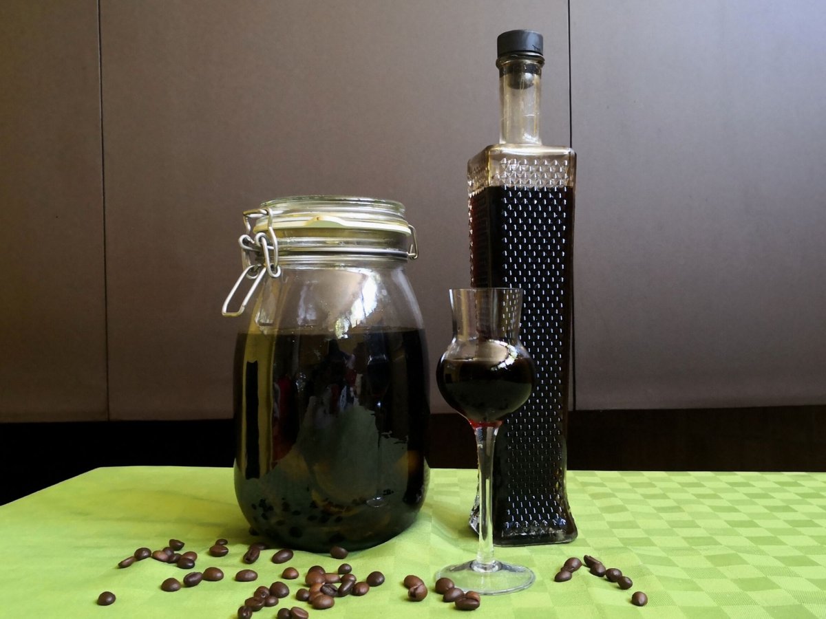 Nocino, receptet och ingredienserna för att göra det hemma - foto 3