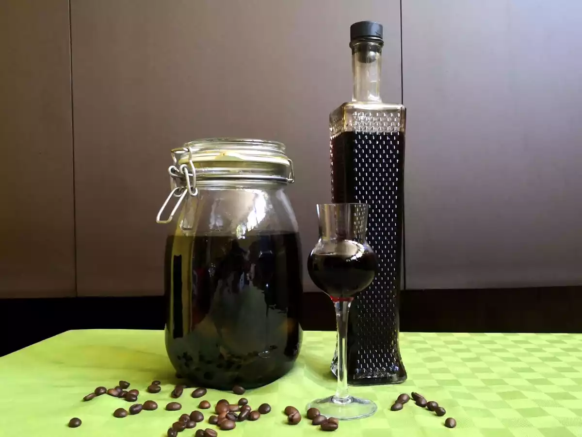Nocino, receptet och ingredienserna för att göra det hemma - foto 3