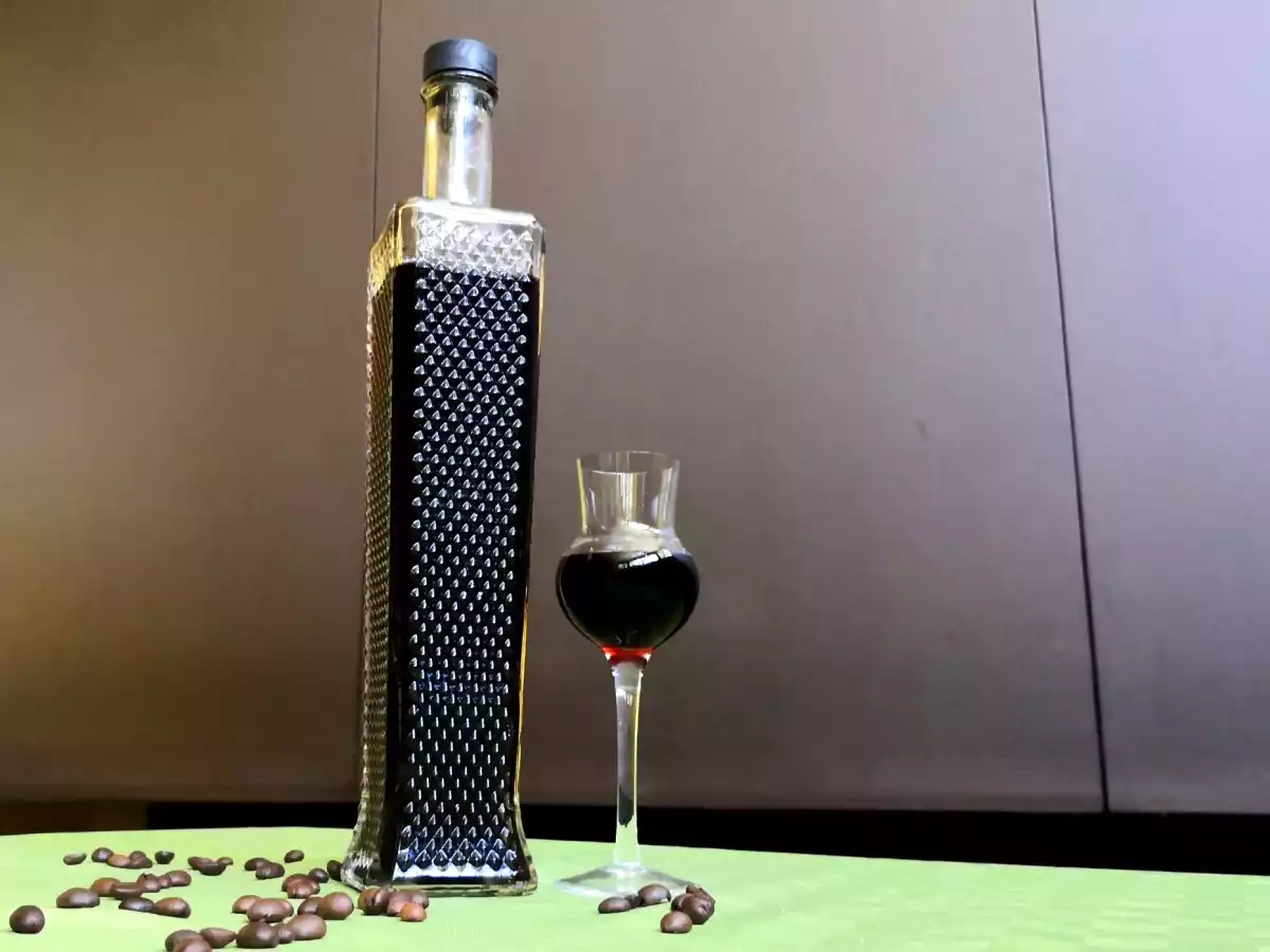 Nocino, receptet och ingredienserna för att göra det hemma - foto 4