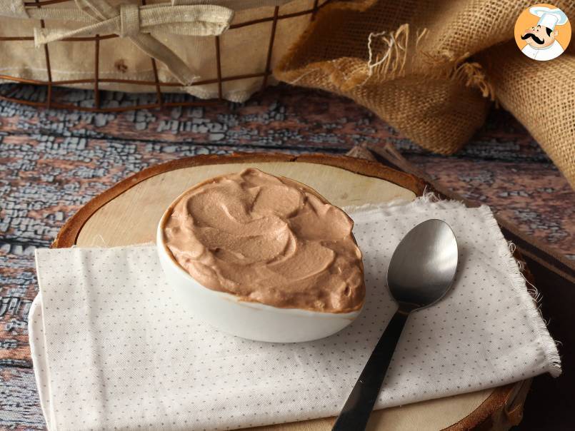 Nutella-grädde, perfekt för att toppa tårtor och lagerkakor