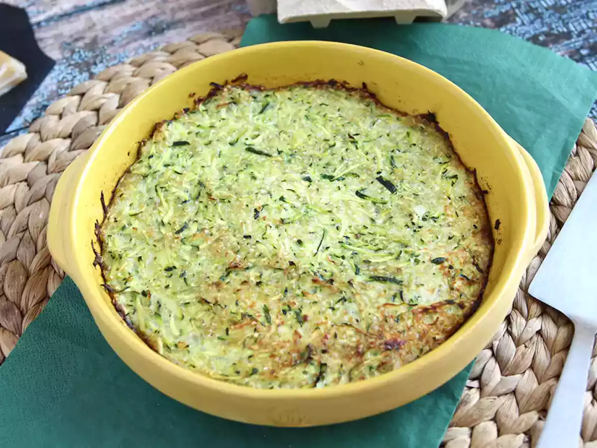 Omelett med zucchini och quinoa