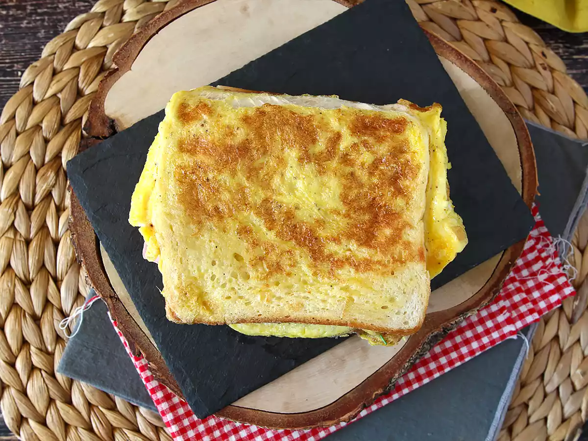 Omelettsmörgås - Fransk toast omelettsmörgås - Äggsmörgås hack - foto 4