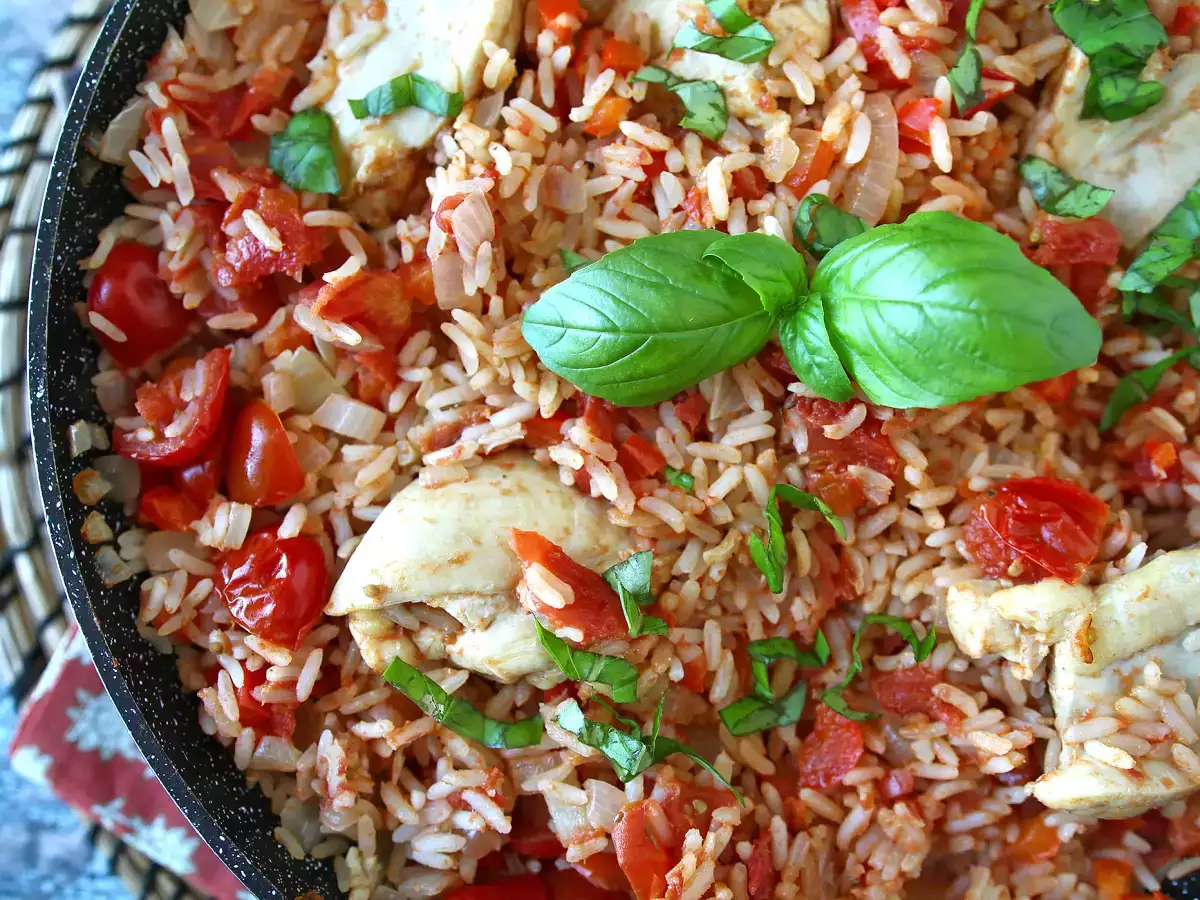 One pot-kyckling med tomatris och paprika - foto 4