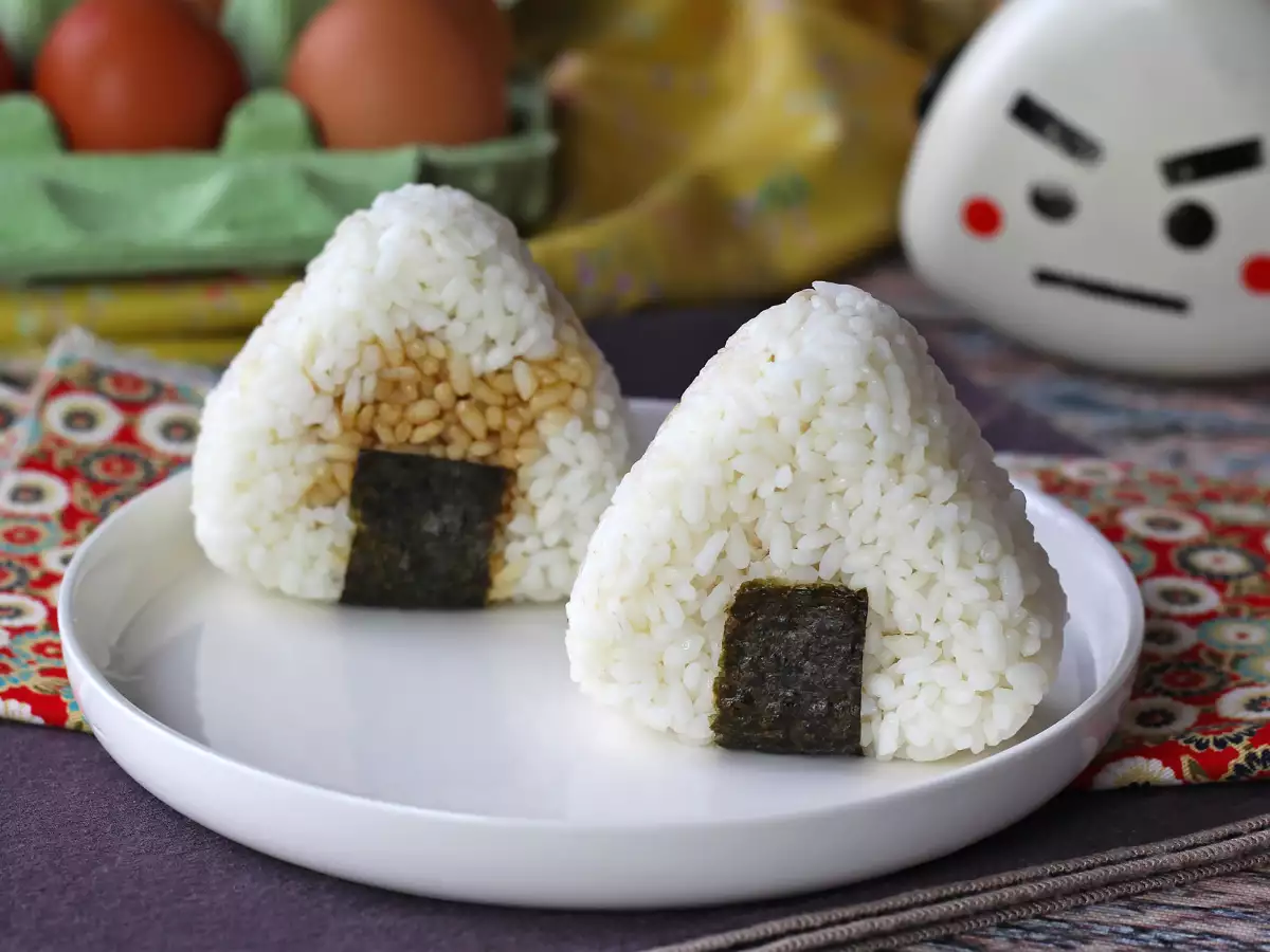 Onigiri med äggulor konserverade i sojasås - foto 4