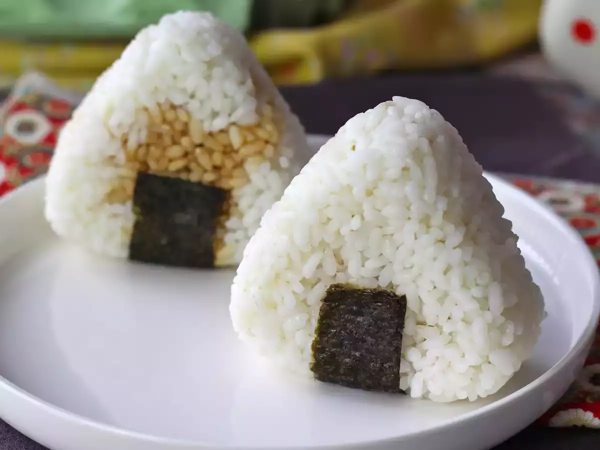 Onigiri med äggulor konserverade i sojasås - foto 5