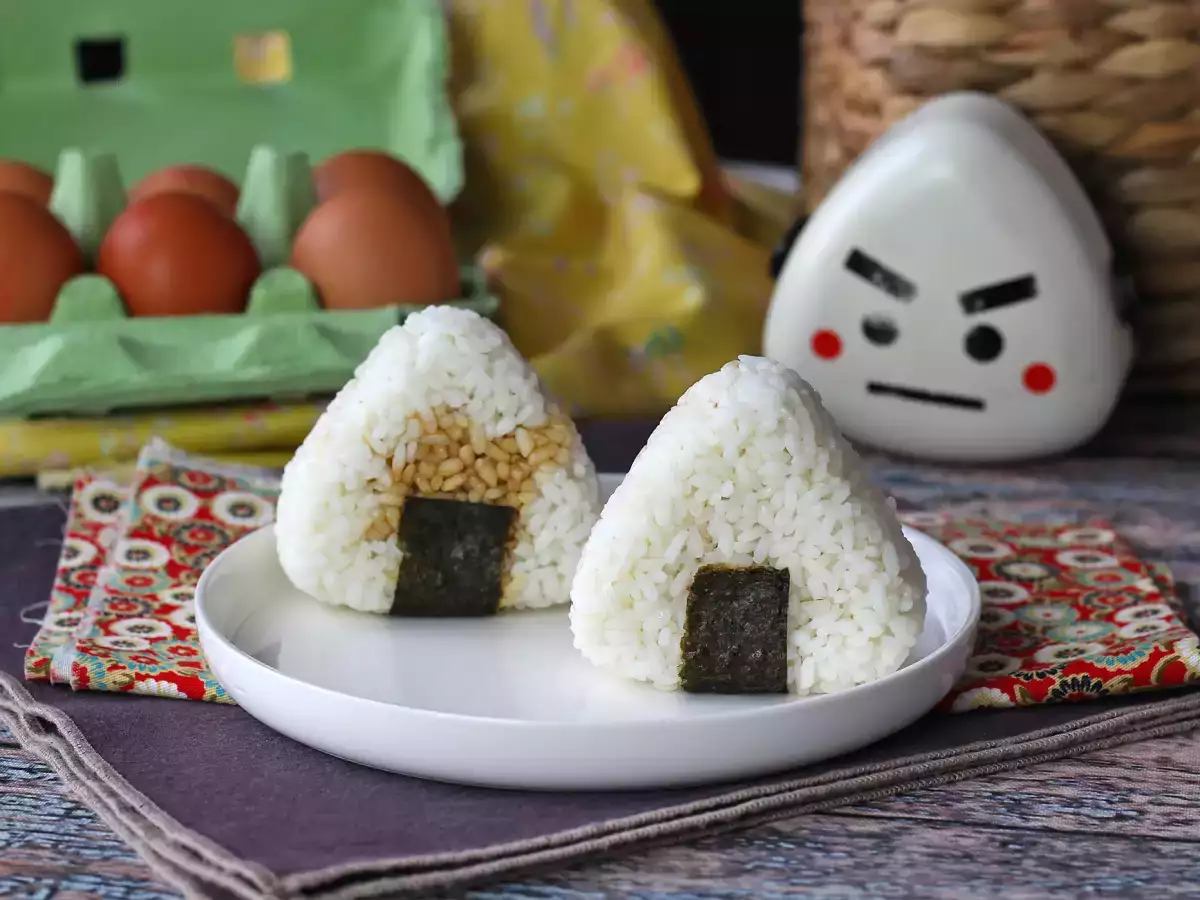 Onigiri med äggulor konserverade i sojasås - foto 7