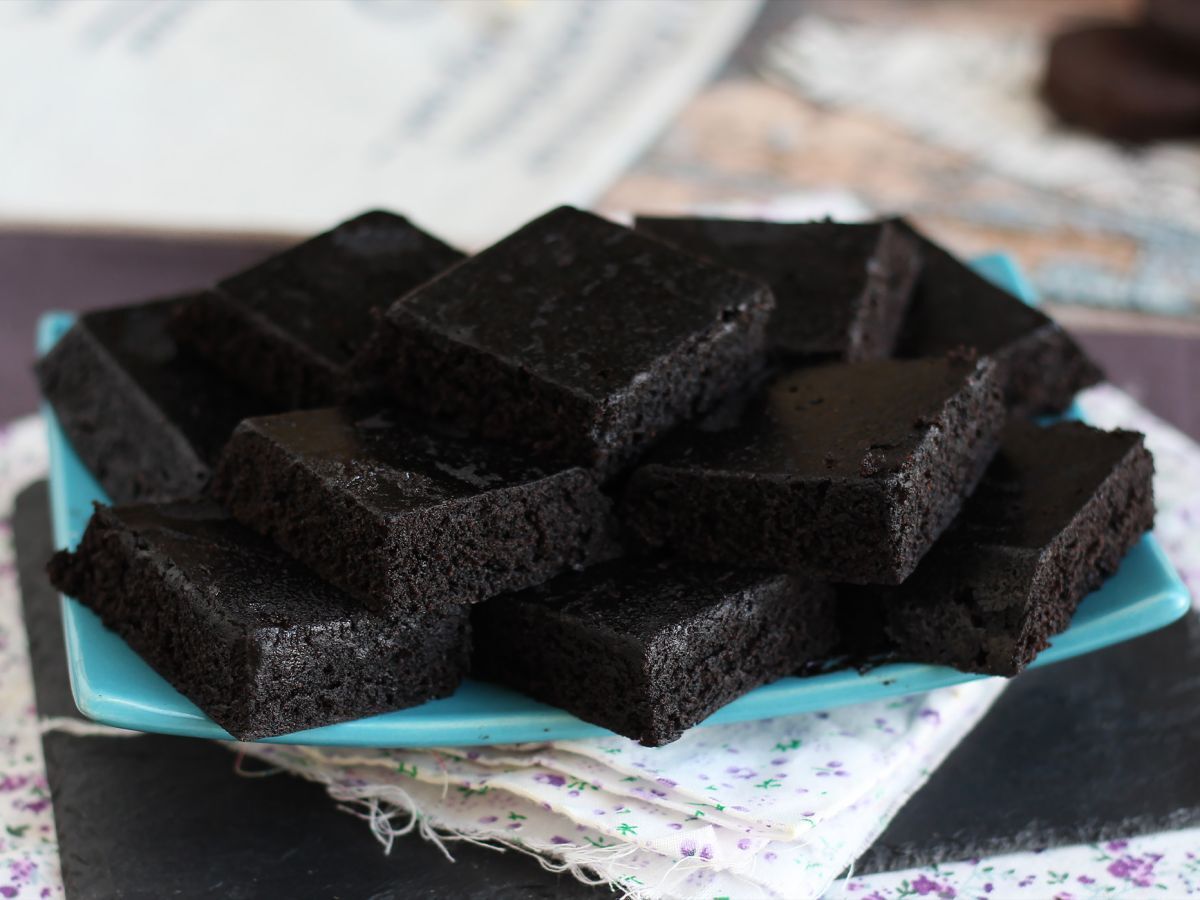 Oreo-kaka med bara 3 ingredienser, klar på 6 minuter i mikrovågsugnen!