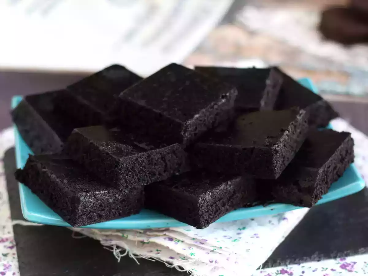 Oreo-kaka med bara 3 ingredienser, klar på 6 minuter i mikrovågsugnen!