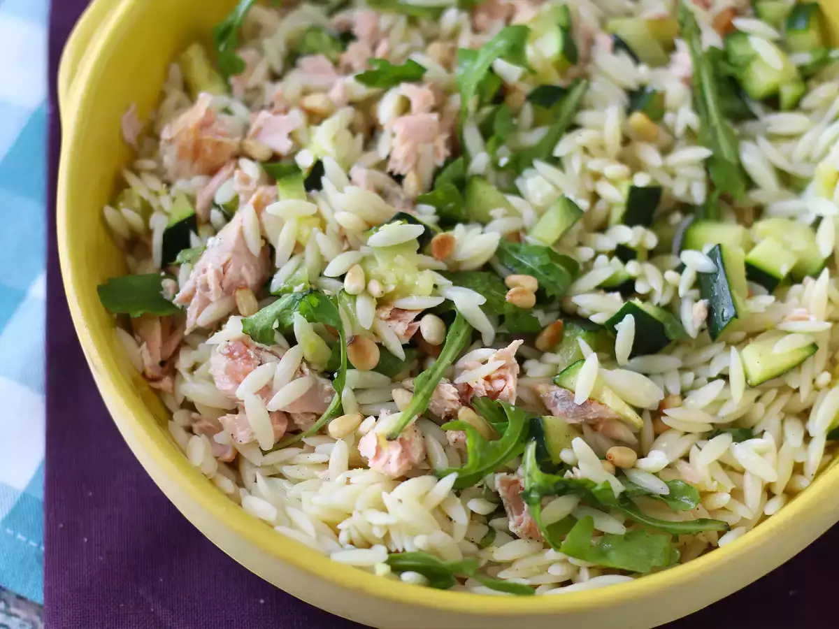 Orzo pastasallad med lax och zucchini - foto 2