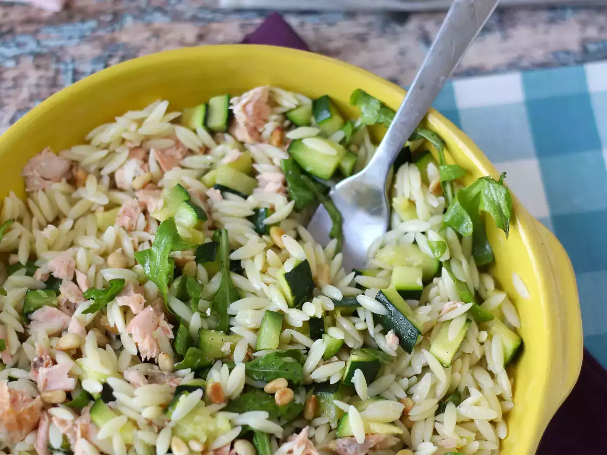 Orzo pastasallad med lax och zucchini - foto 4