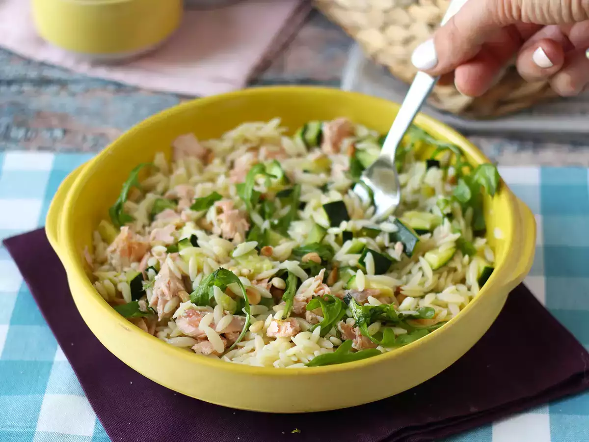 Orzo pastasallad med lax och zucchini - foto 7