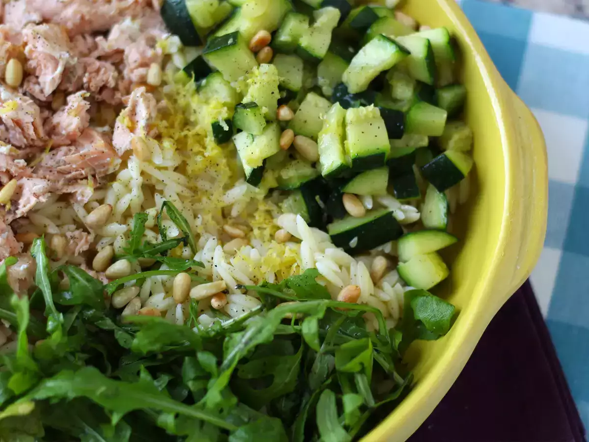 Orzo pastasallad med lax och zucchini - foto 8