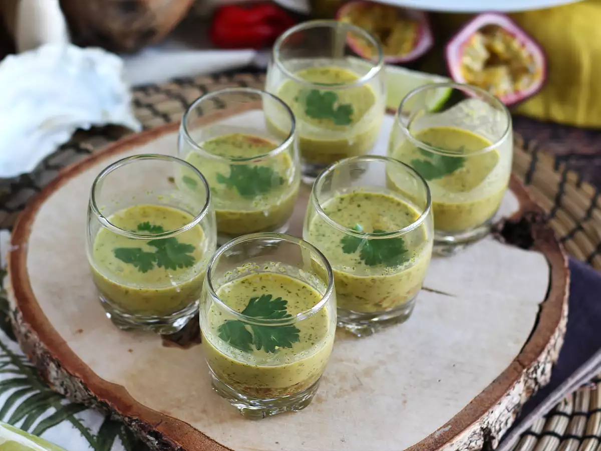 Ostronceviche: leche de tigre och passionsfrukt